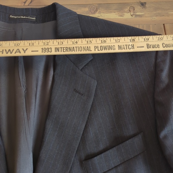 Oscar De La Renta Charcoal Grey w/Blue Pinstripe Virgin Wool Blazer - Picture 9 of 16